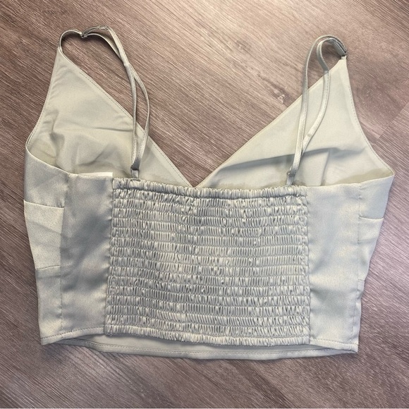 Abercrombie & Fitch Sage Green Smocked Top Xtra Small - Picture 3 of 9